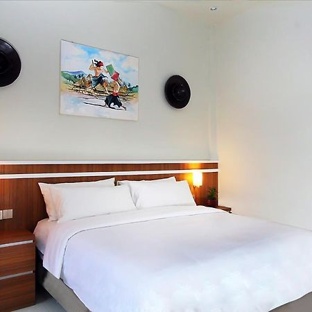 The Jumbo Homestay Kuta  Buitenkant foto