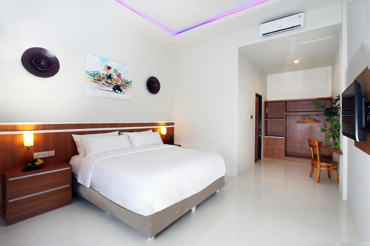 The Jumbo Homestay Kuta  Buitenkant foto